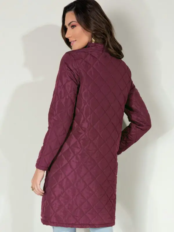 jaqueta-puff-vinho-alongada-com-bolsos