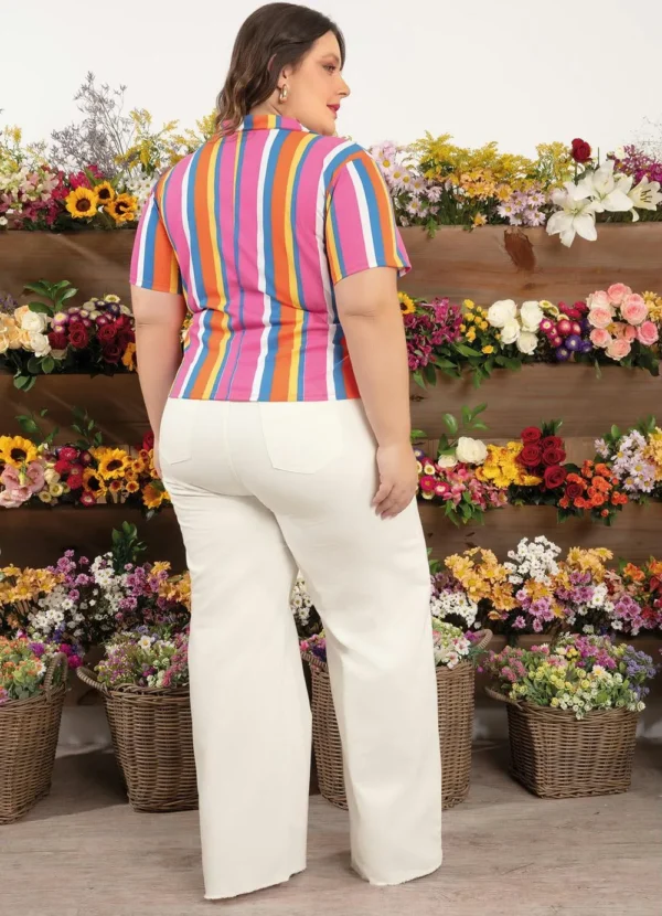 Camisa Listrada Plus Size com Bolsos