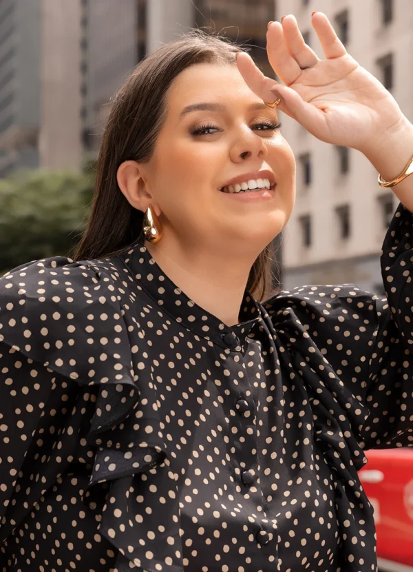 Camisa Poá Feminina Assimétrica