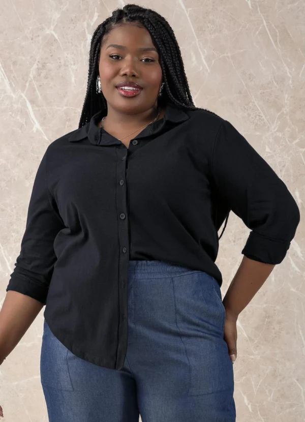 Camisa Preta com Gola Plus Size