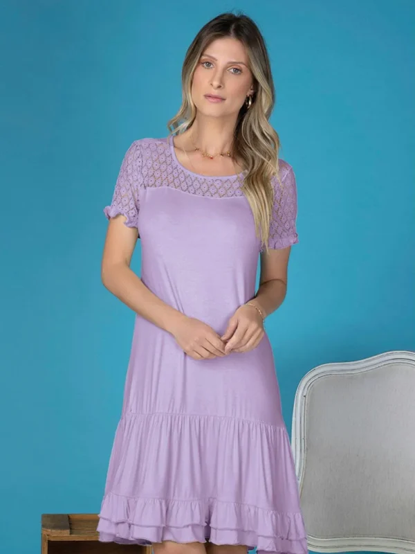 vestido-com-babadinhos-e-renda-lilas_349181_1000_1.webp Vestido Lilás com Babadinhos