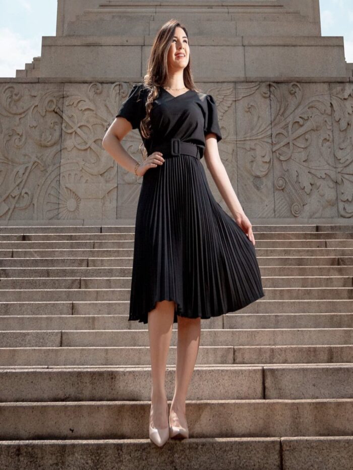 Vestido Plissado Midi Preto