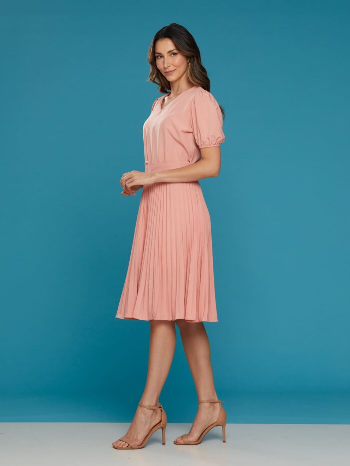 Vestido Plissado Midi Rosa