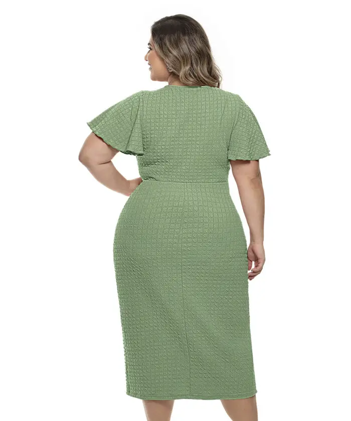 Vestido Plus Size Com Fenda