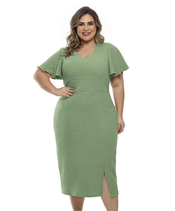 Vestido Plus Size Com Fenda