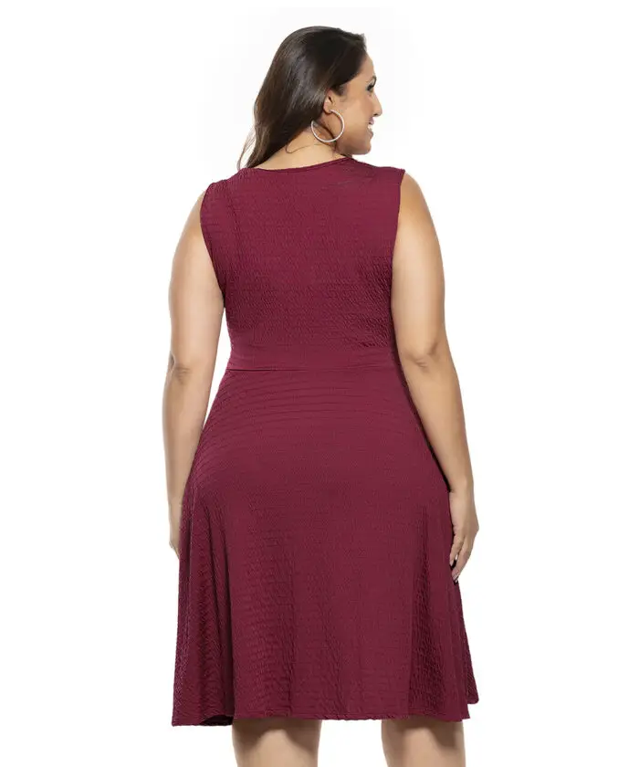 Vestido Plus Size Evasê Ameixa