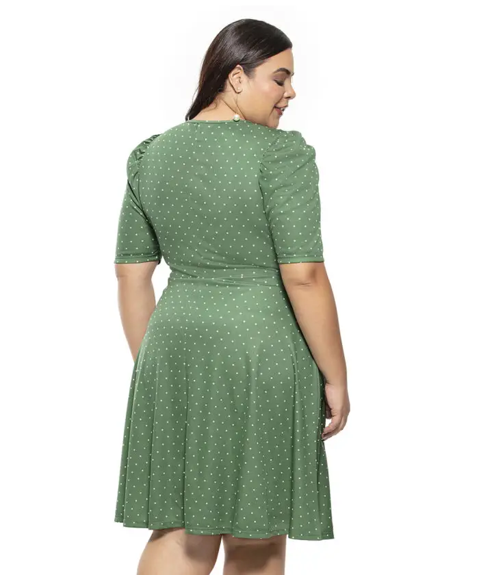 Vestido Plus Size Poá Com Transpasse