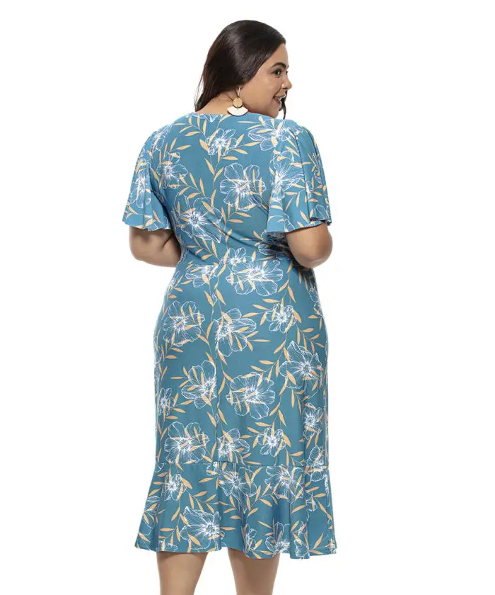 Vestido Plus Size Com Transpassado
