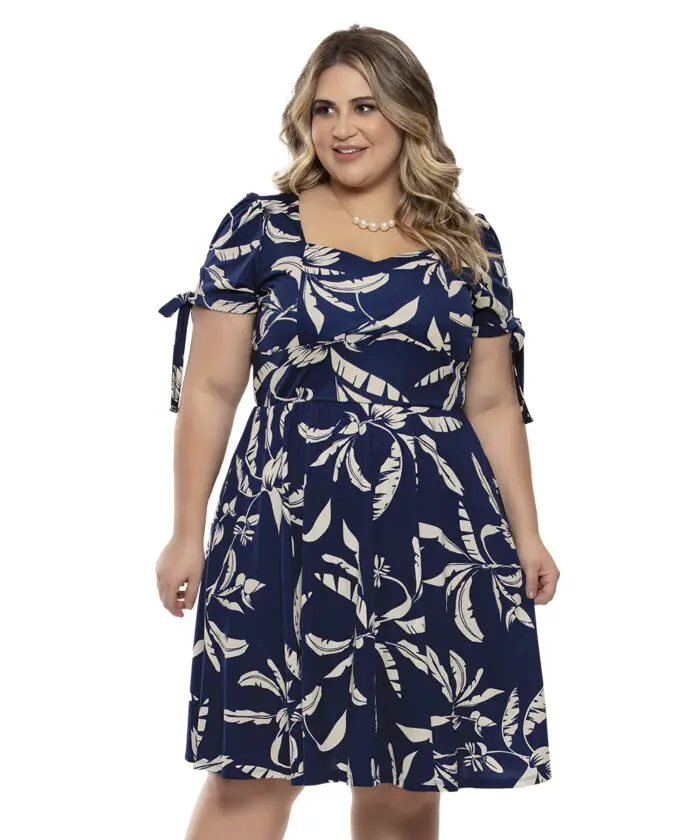 Vestido Plus Size Floral Azul Com Mangas