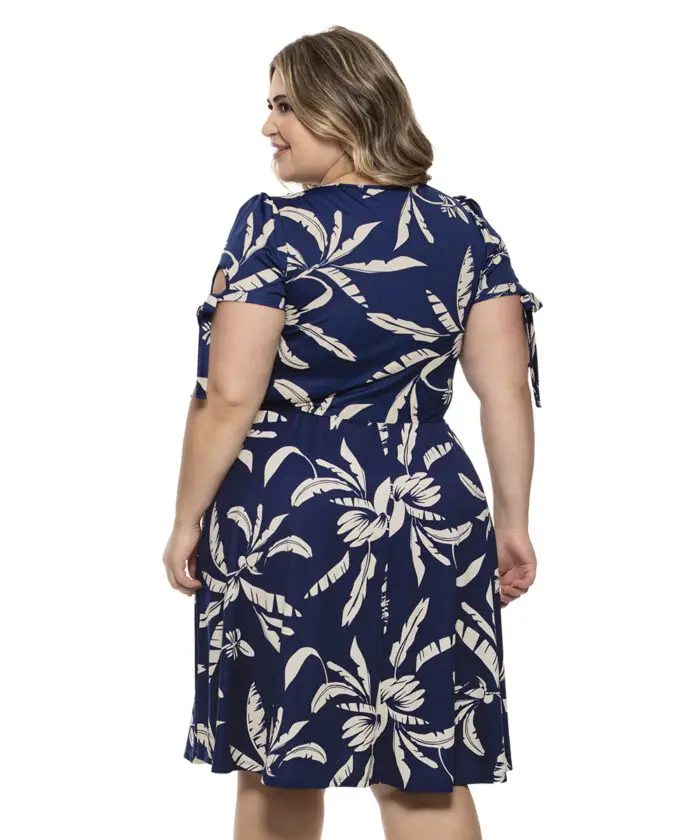 Vestido Plus Size Floral Azul com Mangas