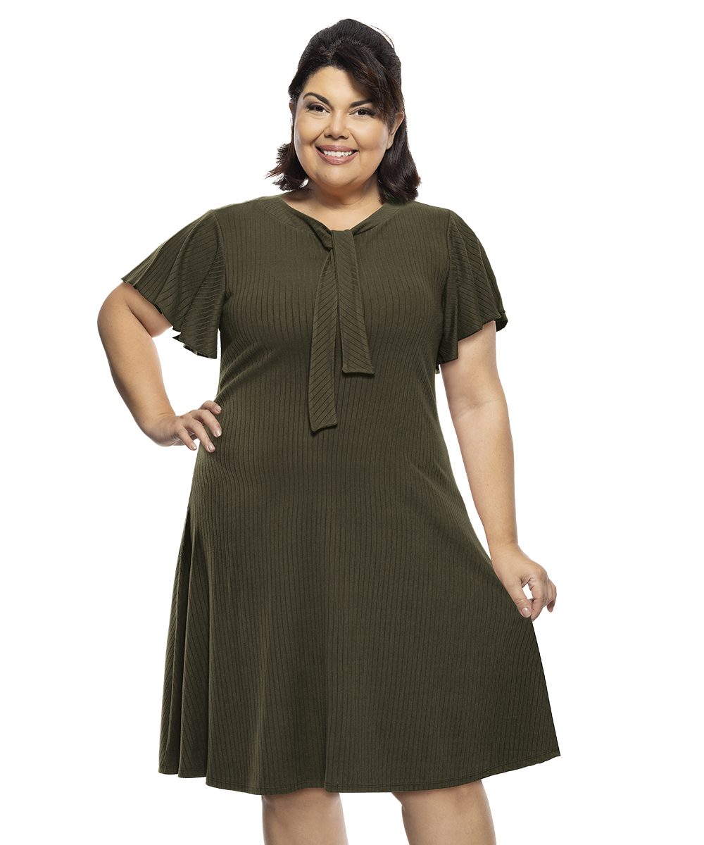 Vestido Plus Size com Laço
