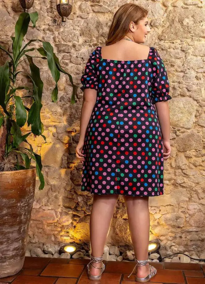 Vestido Plus Size Curto Poá