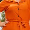 Vestido Plus Size com Faixa e Botões