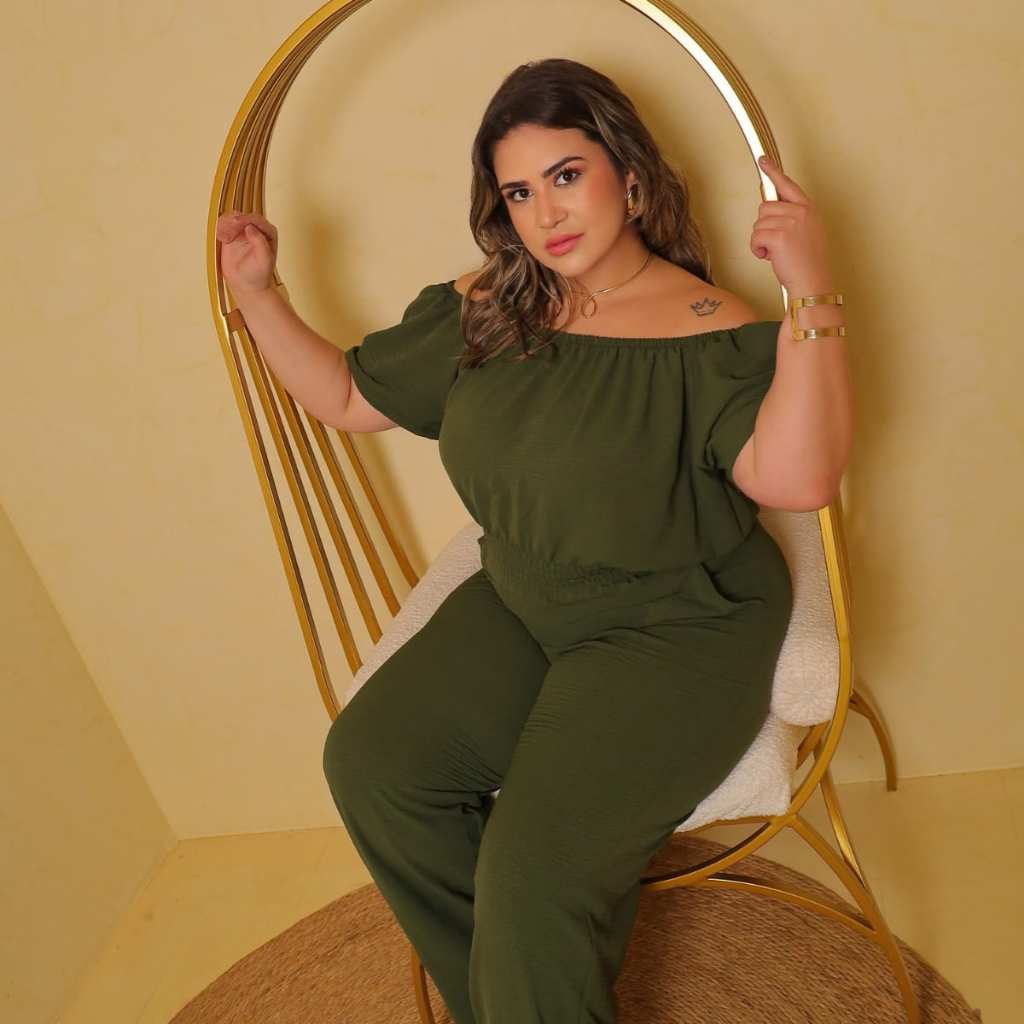 Macacão Plus Size Com Manga