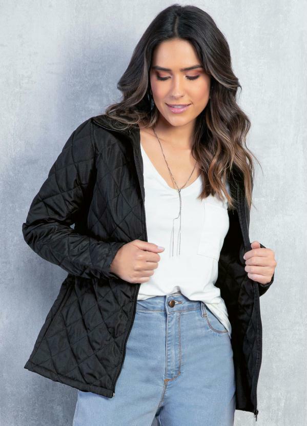 Jaqueta Puff Preta Com Capuz E Bolsos