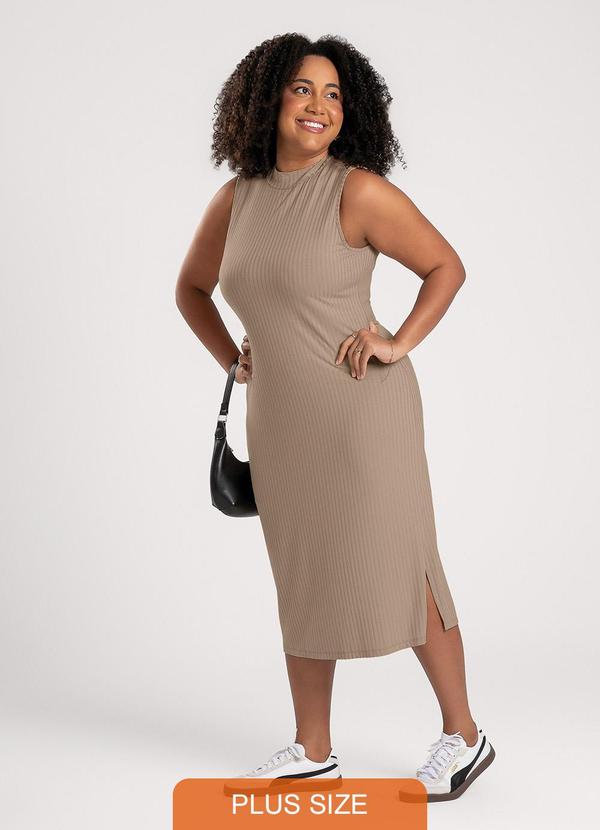 Vestido Plus Size Midi Canelado Marrom Claro
