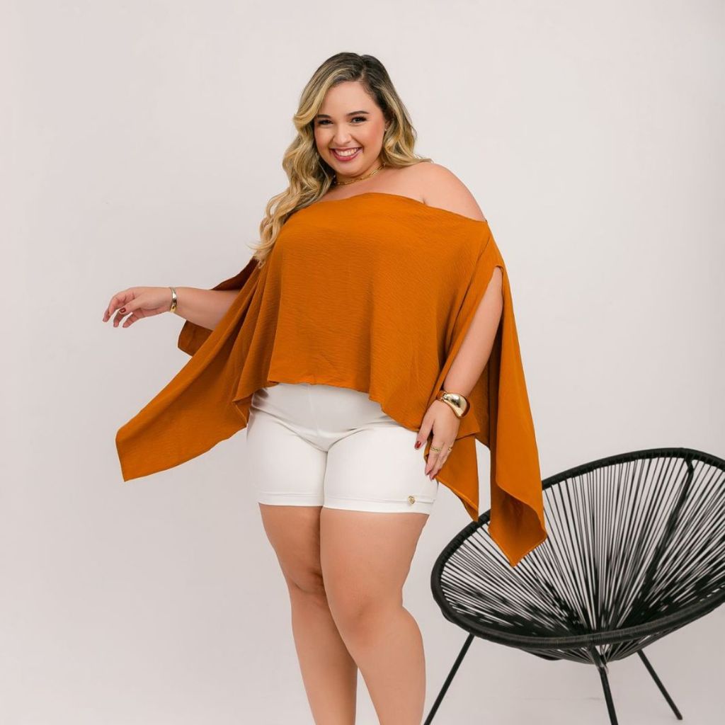Bata Moderna Plus Size Estilo Boho Chic Com Capa