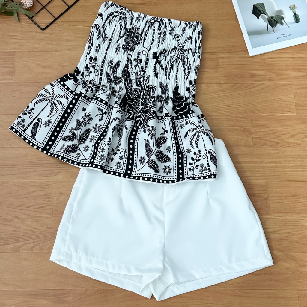 Conjunto Feminino Blusa Estampada Sem Alças E Shorts Liso